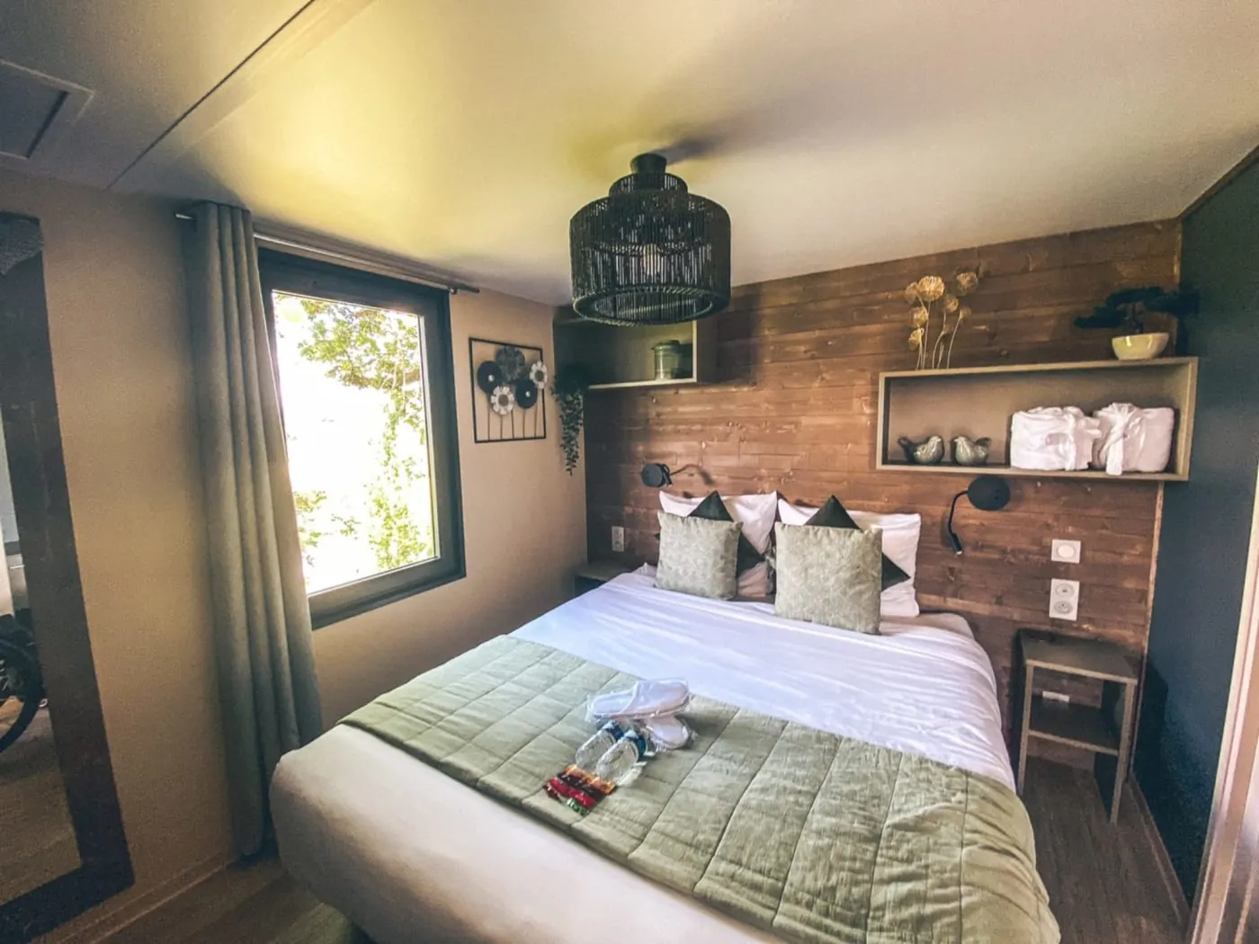 Chambre pr&ecirc;te dans un cottage du Domaine