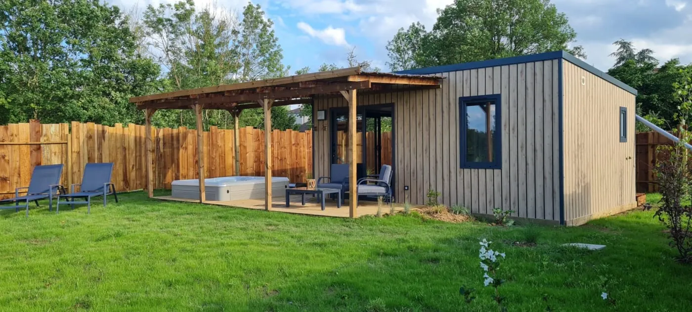 Cottage réel du Domaine avec sa terrasse