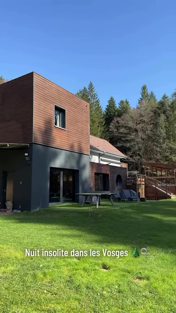 Équipe du Domaine des Graminées devant les cottages
