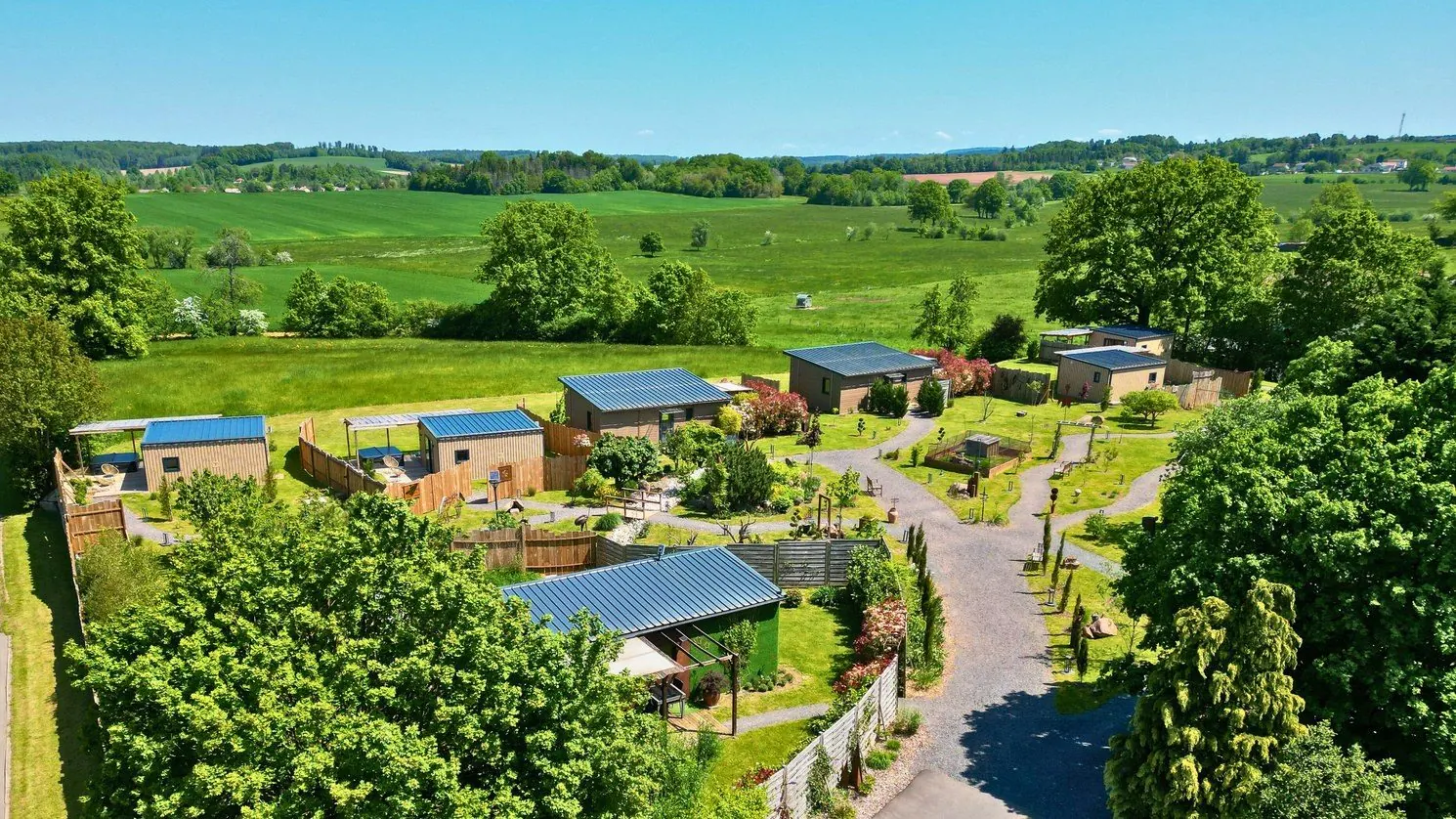 Vue a&eacute;rienne r&eacute;elle du Domaine des Gramin&eacute;es &agrave; Jeanm&eacute;nil